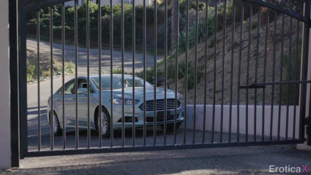 Шикарная азиатка, требующая немедленного проникновения в пылкую мохнатку - #1