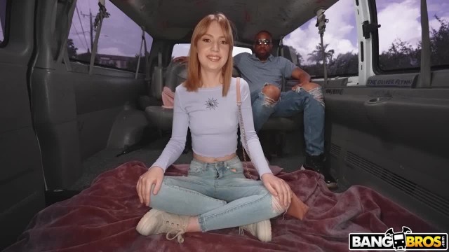 Прикаперу вообще никогда скучать, потому что все девки готовы ему отдаваться - #3